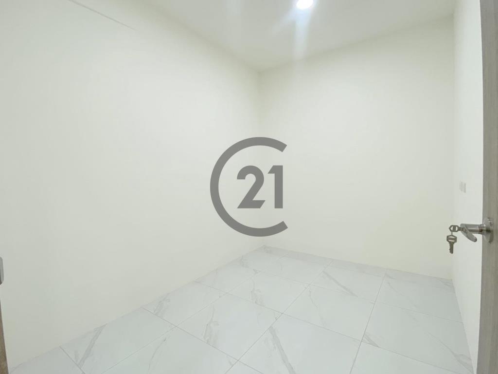 新莊捷運站美妝二樓-A36