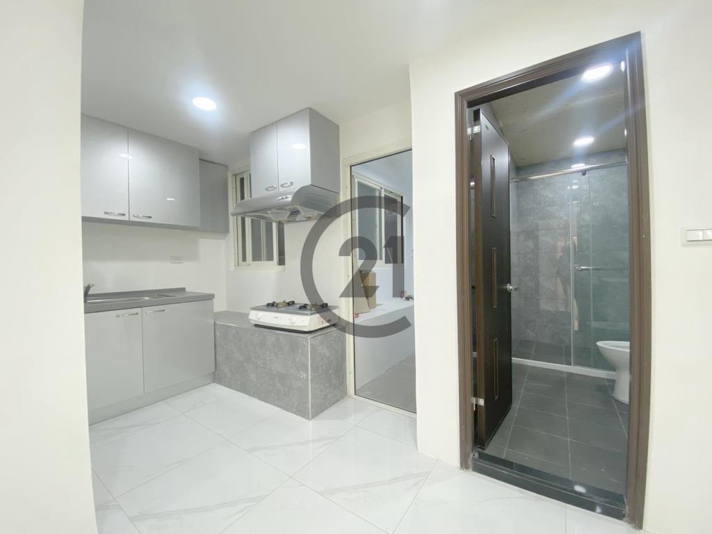 新莊捷運站美妝二樓-A36