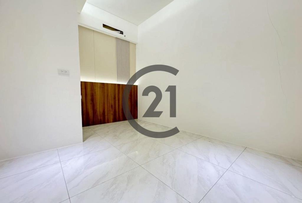 捷運徐匯中學美二樓-D4