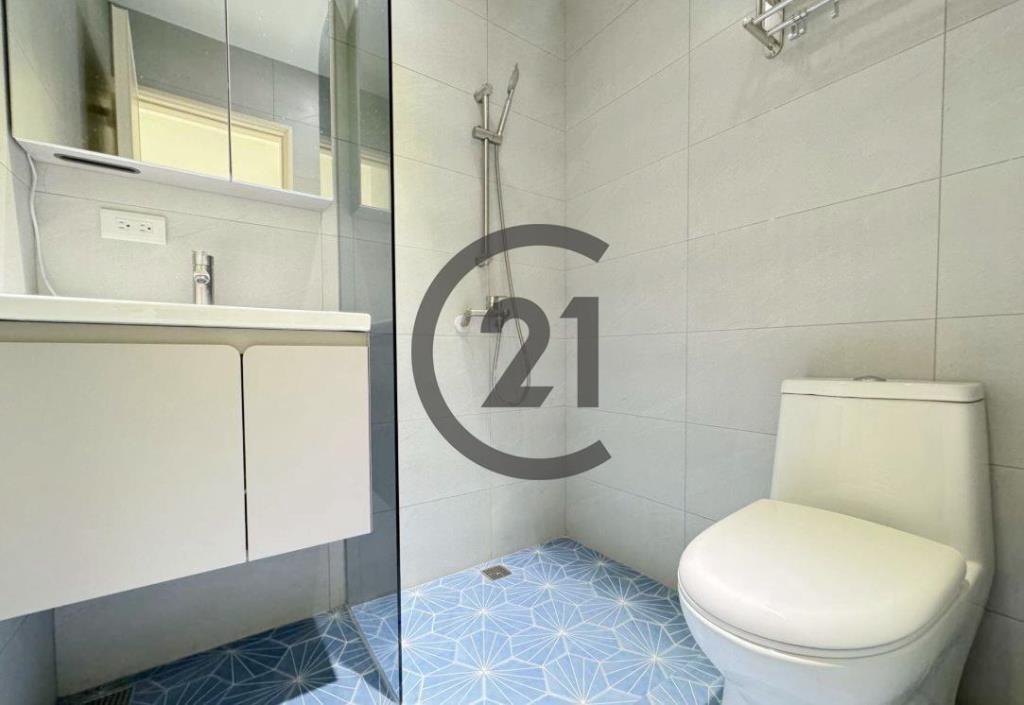 捷運徐匯中學美二樓-D4