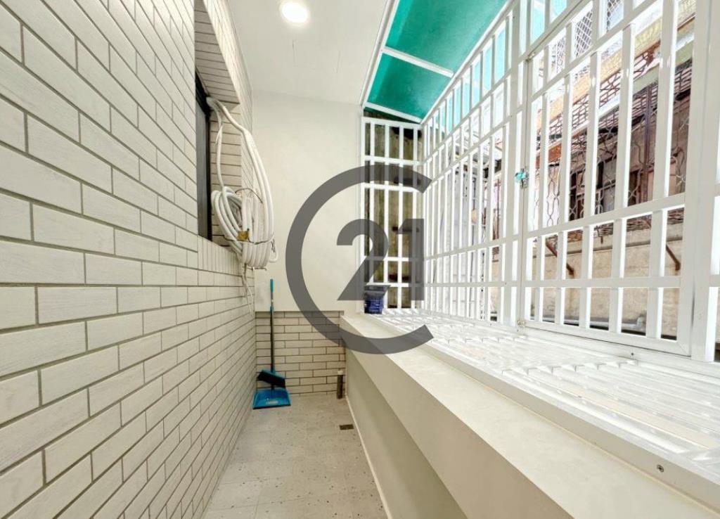 捷運徐匯中學美二樓-D4