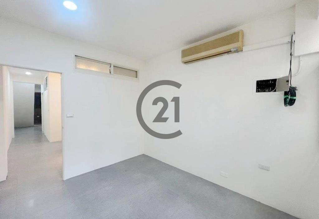 捷運三重國小頂佳佳-D17