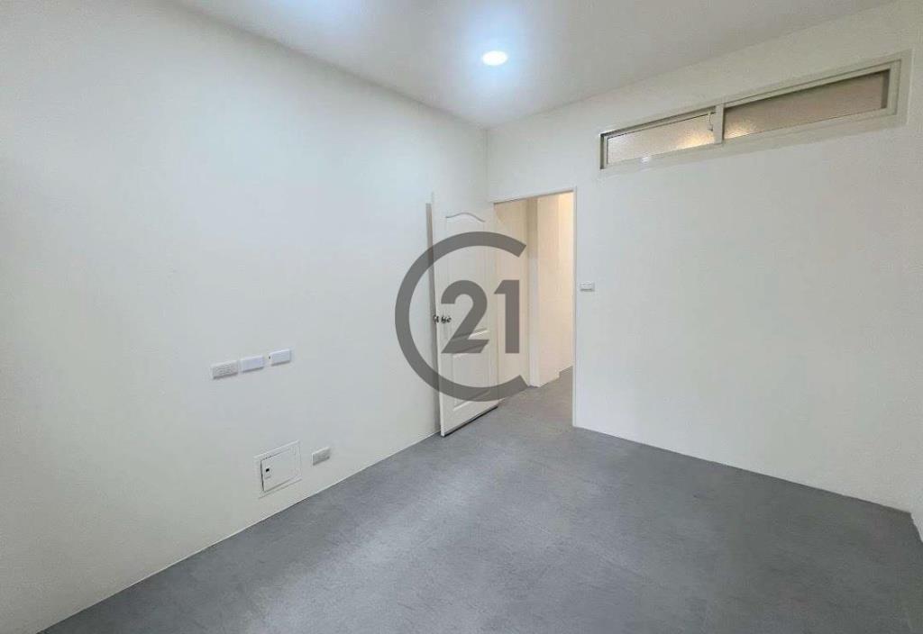 捷運三重國小頂佳佳-D17