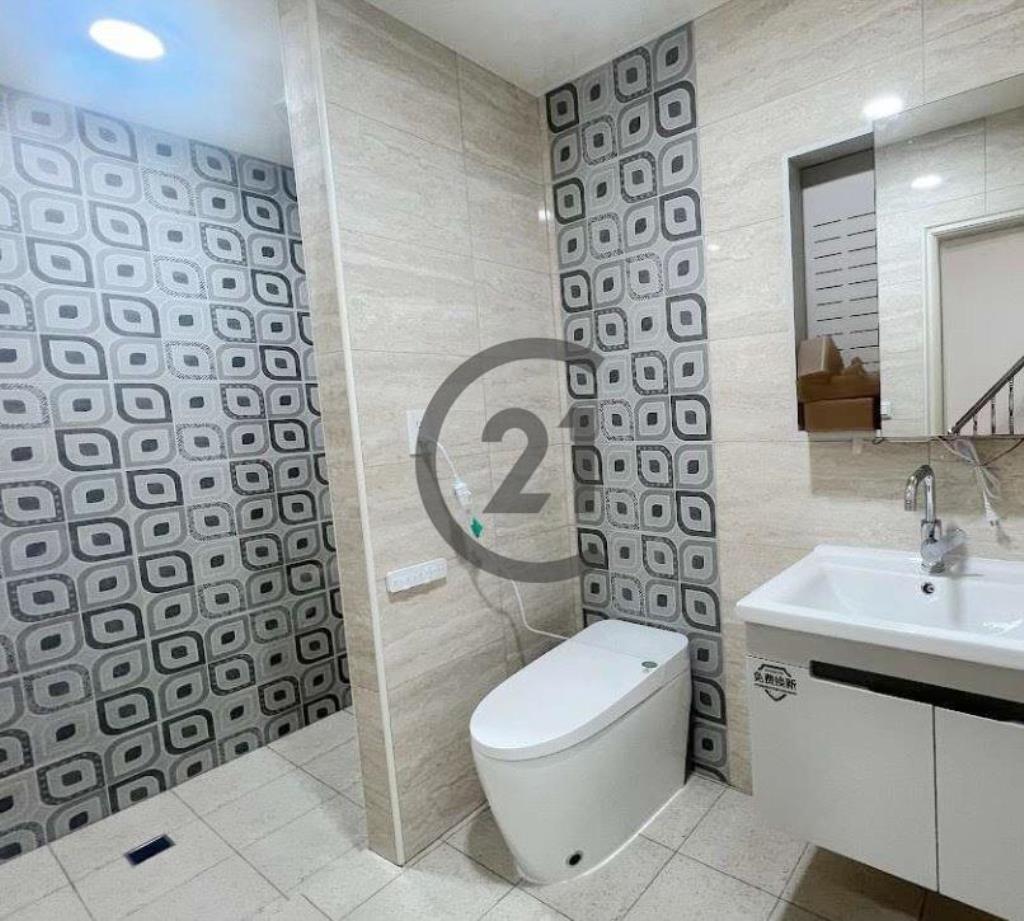 捷運三重國小頂佳佳-D17