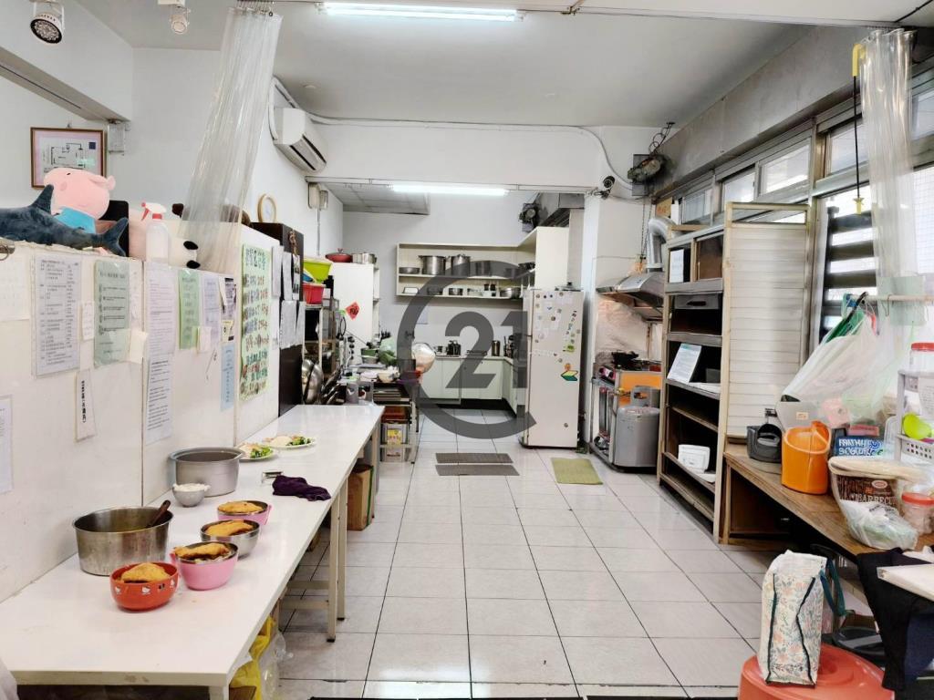 邊間三角金店面-C2