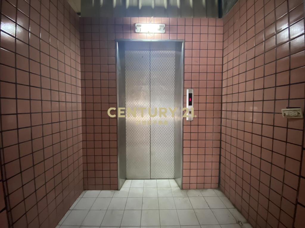 捷運頭前庄大面寬廠