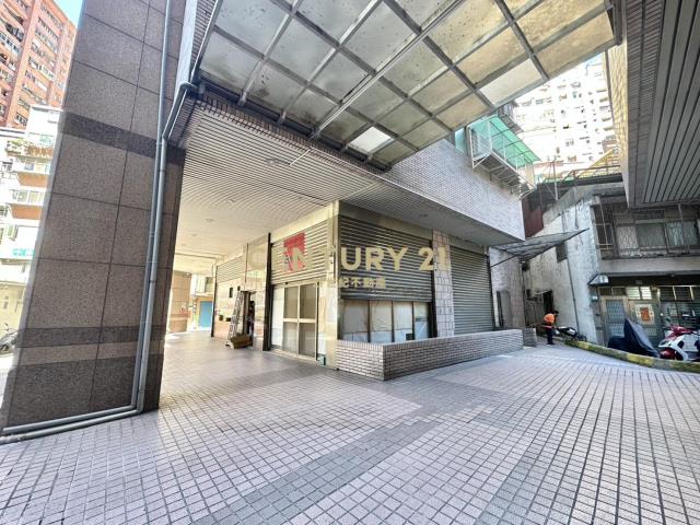 理想角間金店面