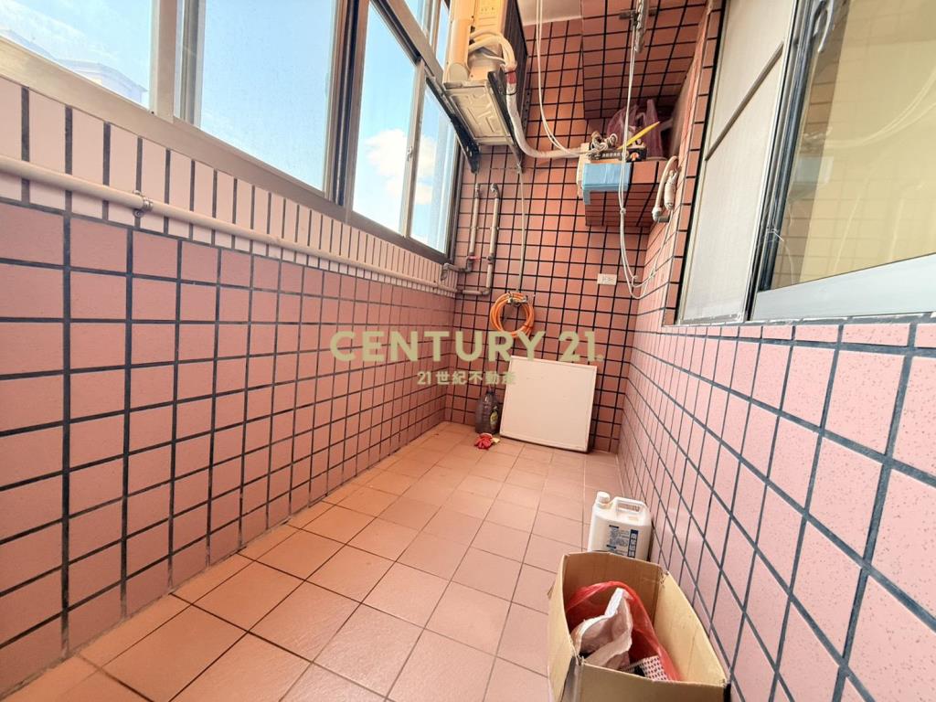 關渡來富美景四房車