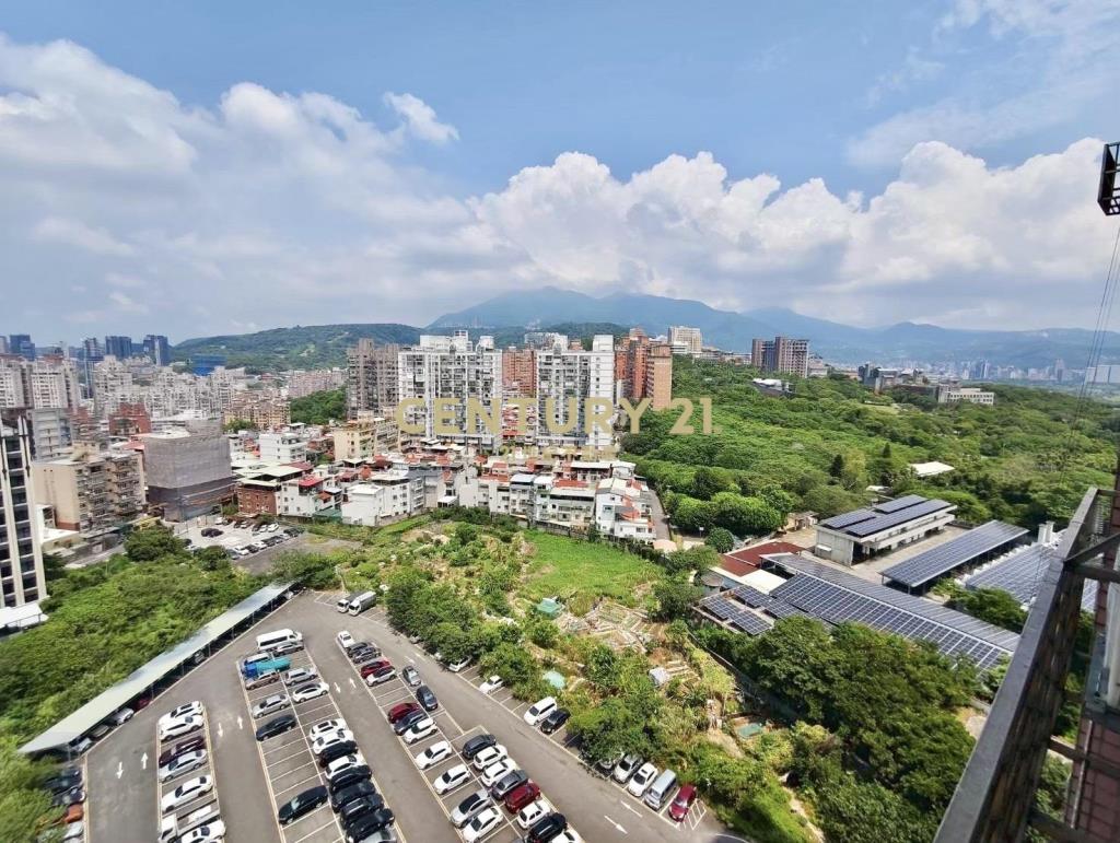 關渡來富美景四房車