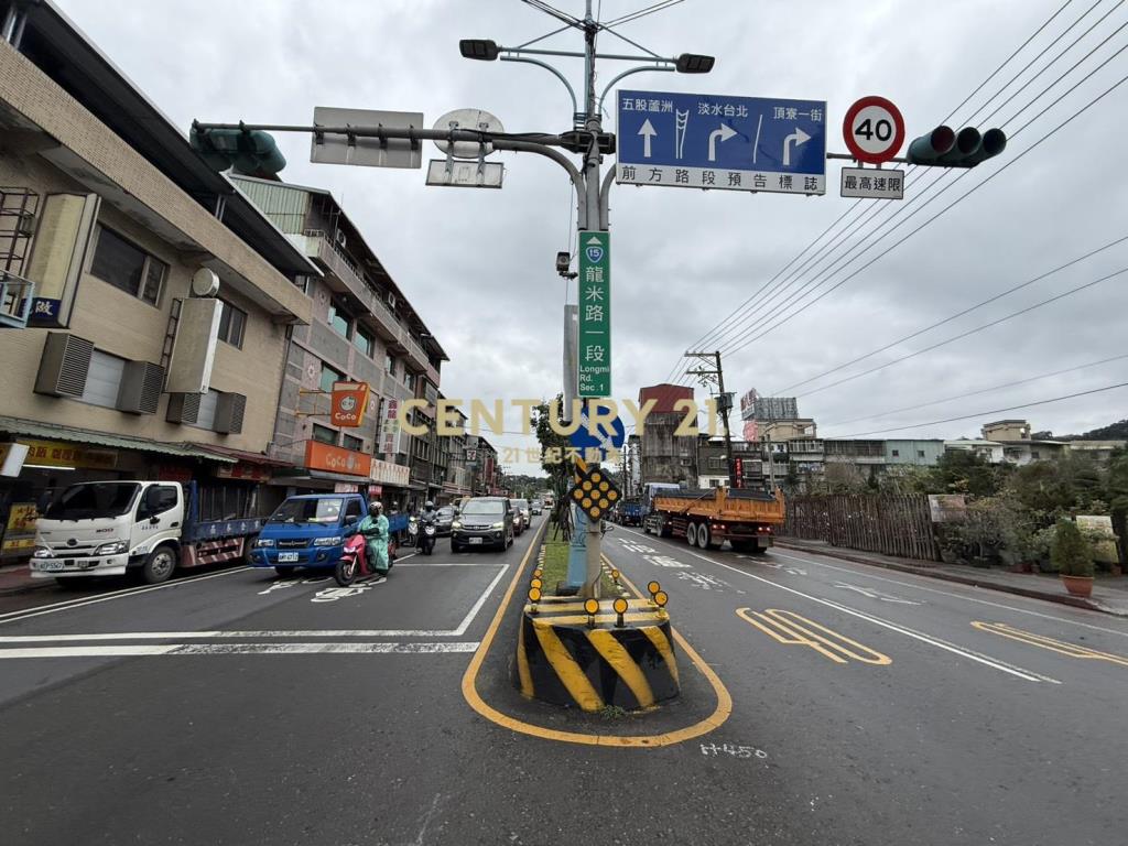 八里橋頭黃金產業地標