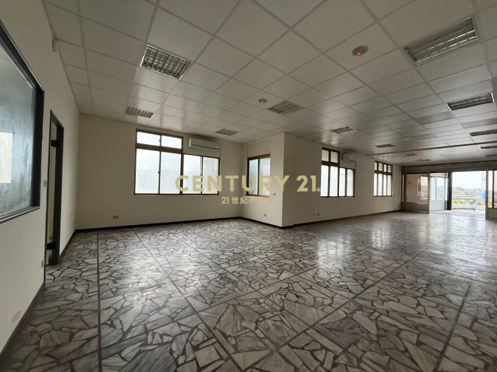 屯山面寬大好停車店面