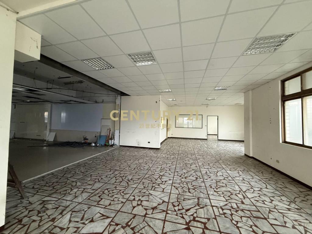 屯山面寬大好停車店面