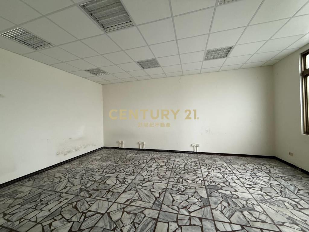 屯山面寬大好停車店面