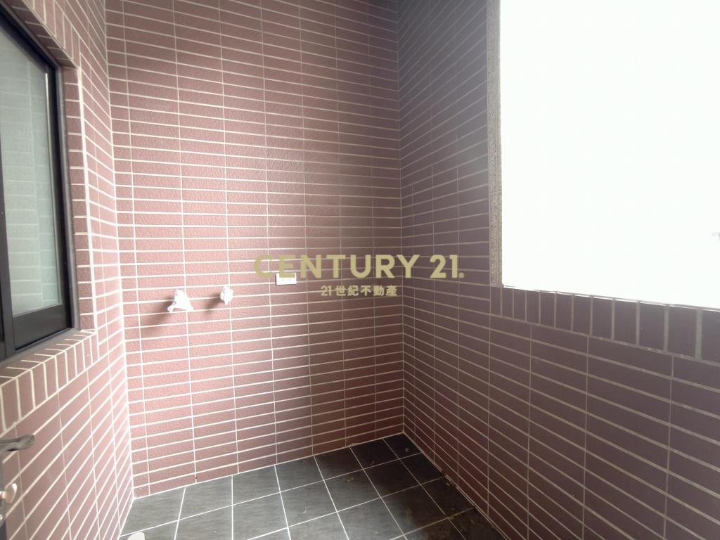 全新大面寬角間店面
