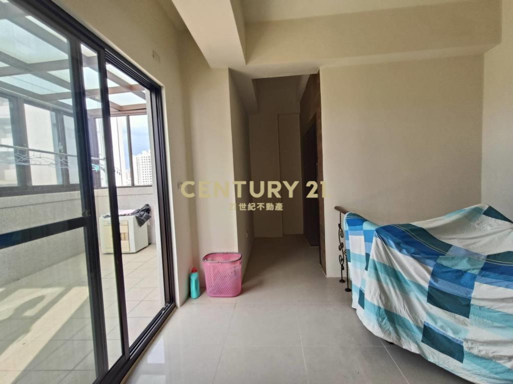 美麗殿百坪電梯店住二