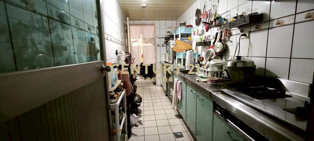 新莊民安西路公園特區華廈4房車