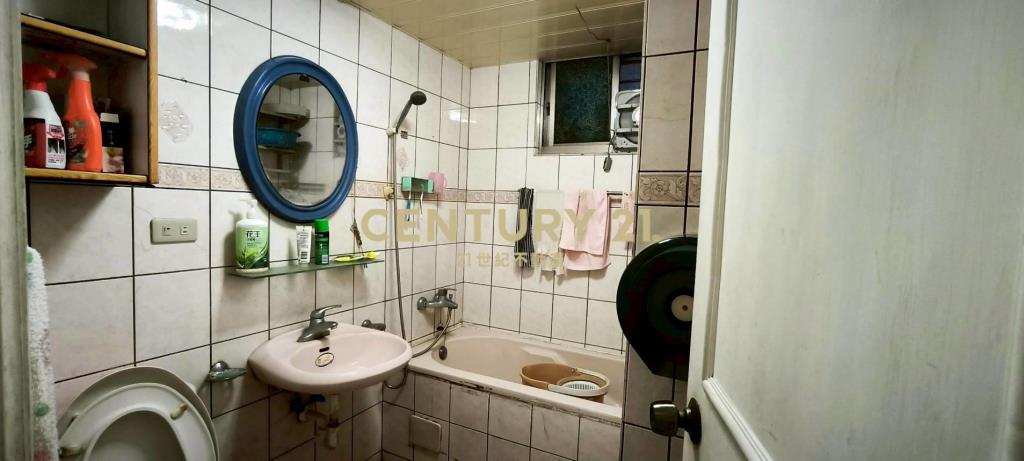 新莊民安西路公園特區華廈4房車