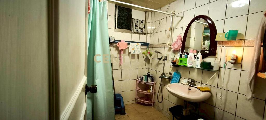 新莊民安西路公園特區華廈4房車