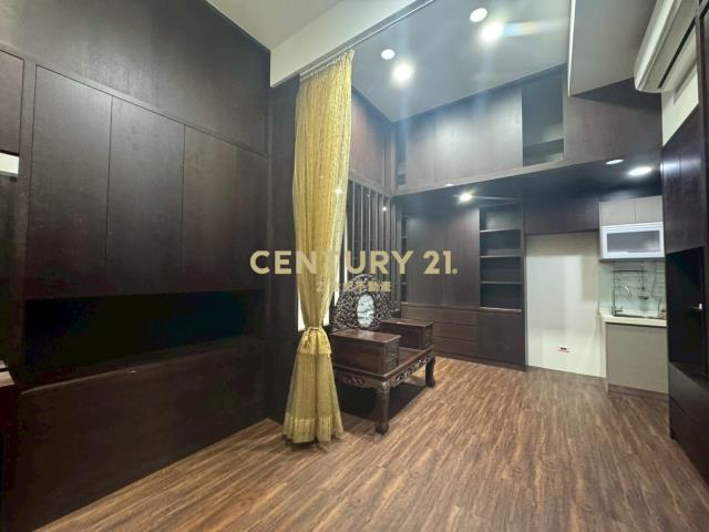 鶯歌火車站前稀有一樓華廈