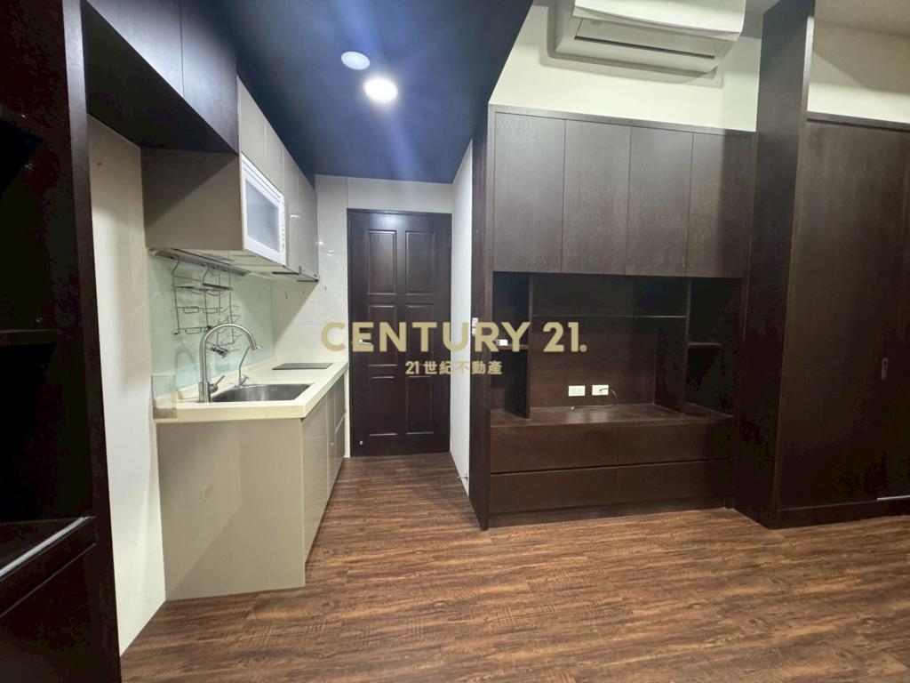 鶯歌火車站前稀有一樓華廈