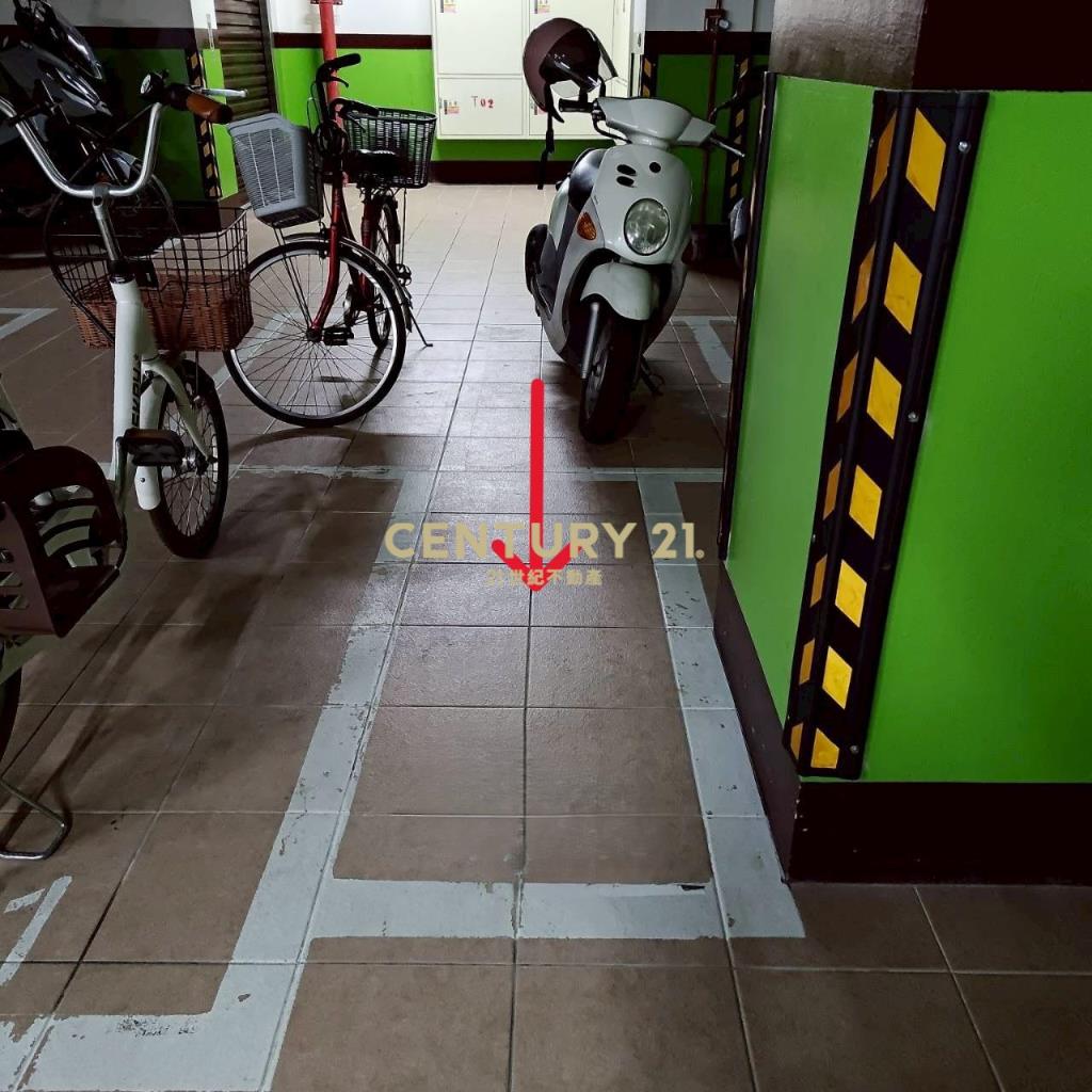 鶯歌火車站前稀有一樓華廈