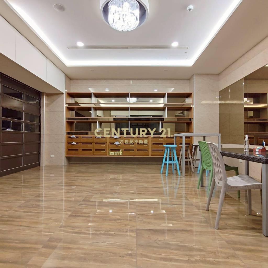 鶯歌火車站前稀有一樓華廈