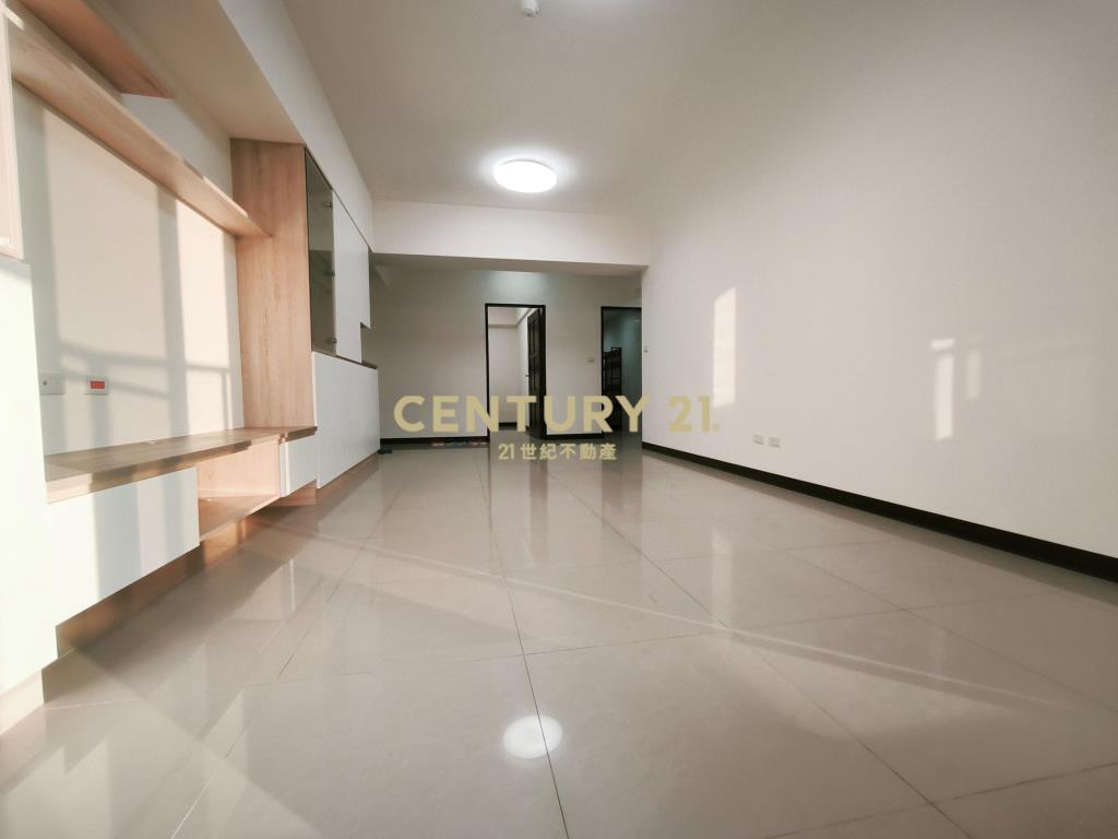 三峽弘園櫻花三房車位