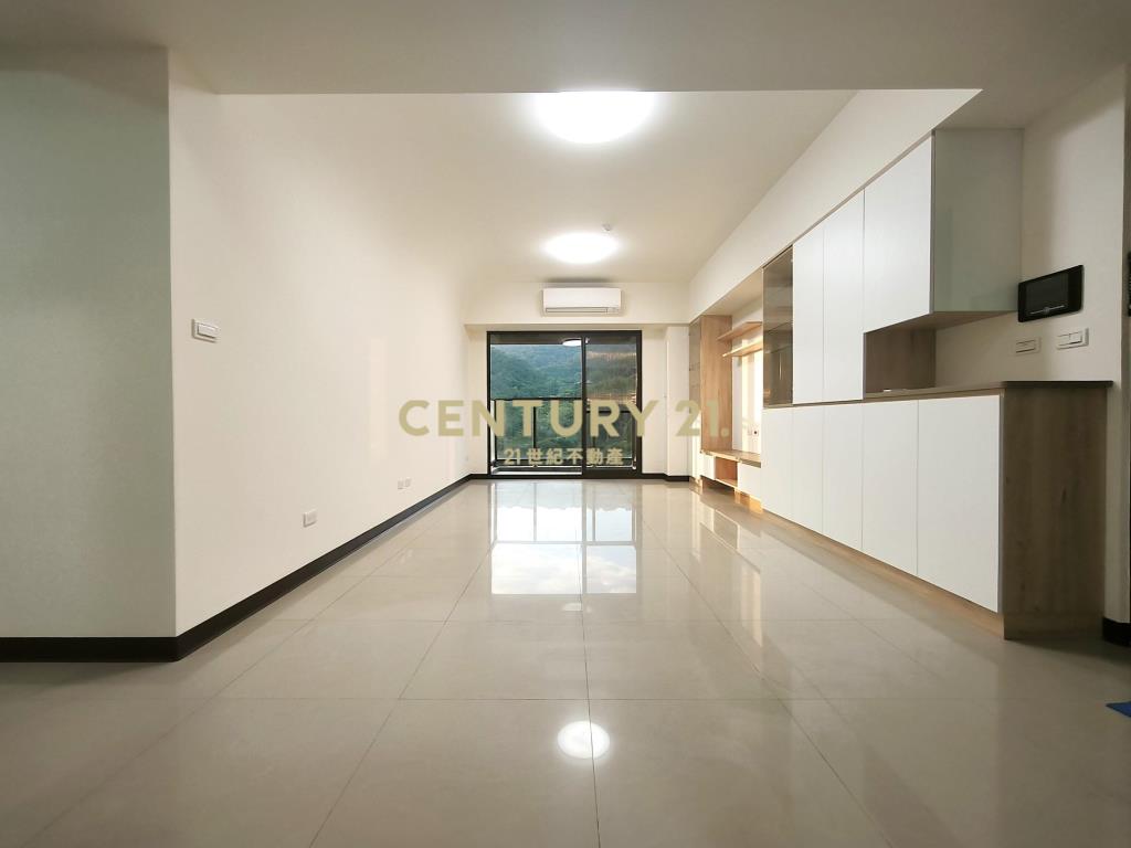 三峽弘園櫻花三房車位