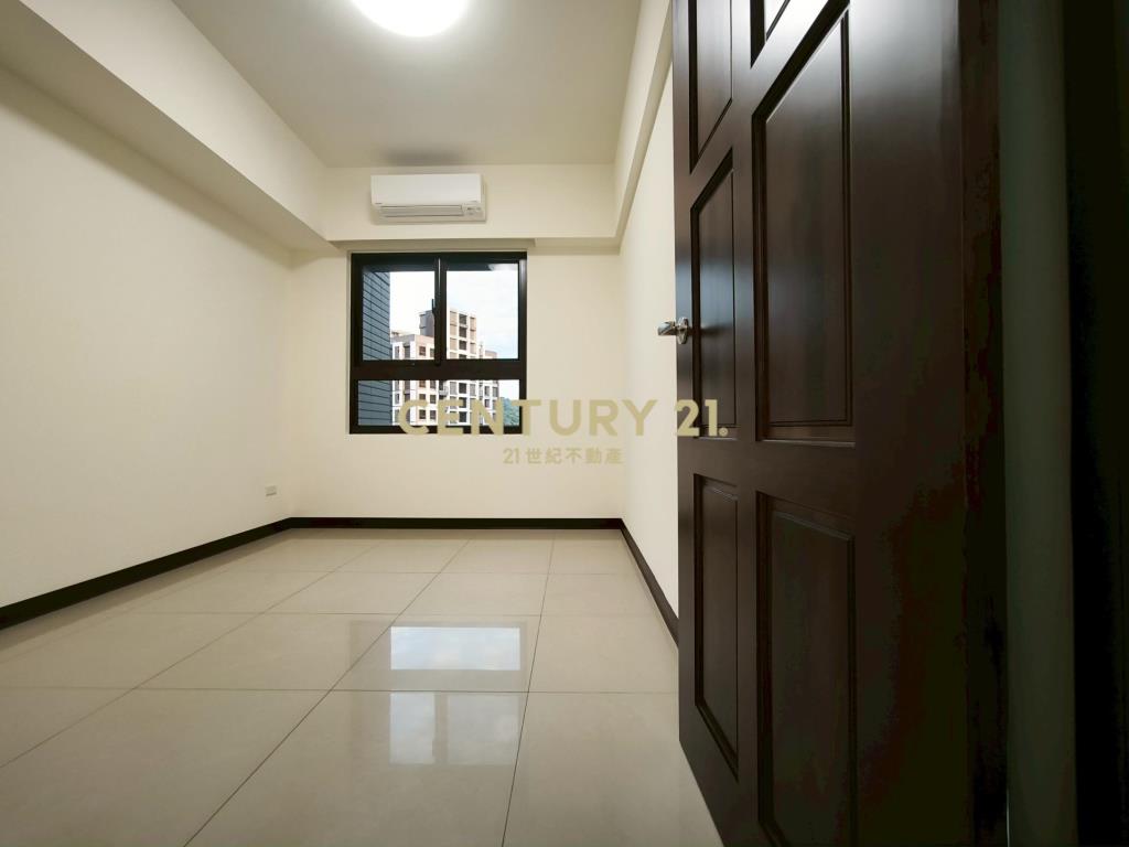 三峽弘園櫻花三房車位