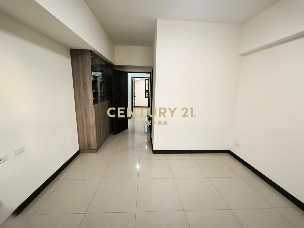 三峽弘園櫻花三房車位