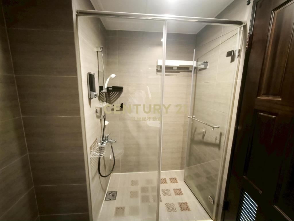 三峽弘園櫻花三房車位