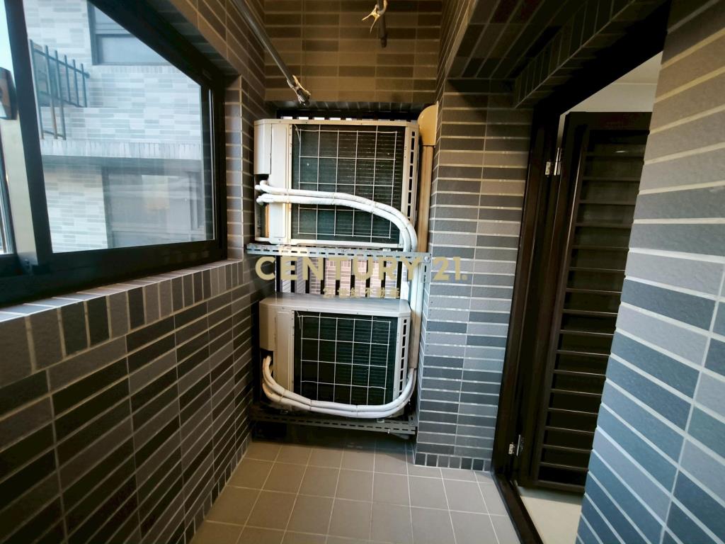 三峽弘園櫻花三房車位