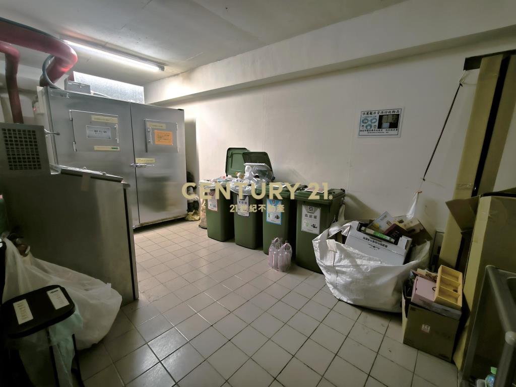 三峽弘園櫻花三房車位