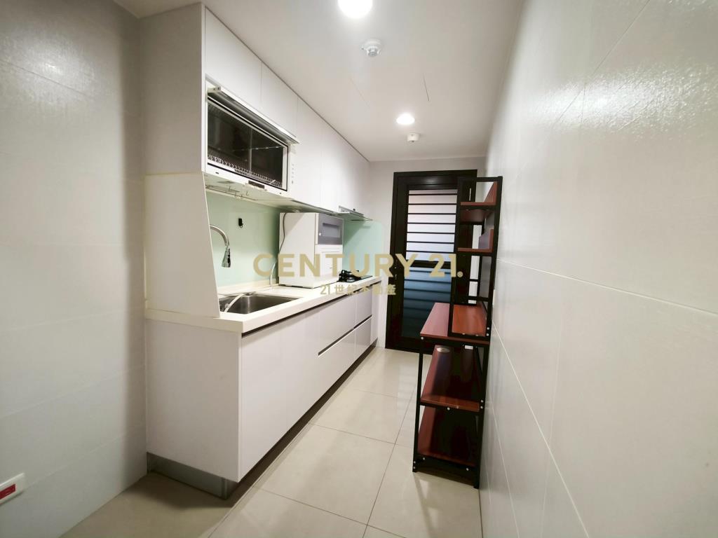 三峽弘園櫻花三房車位