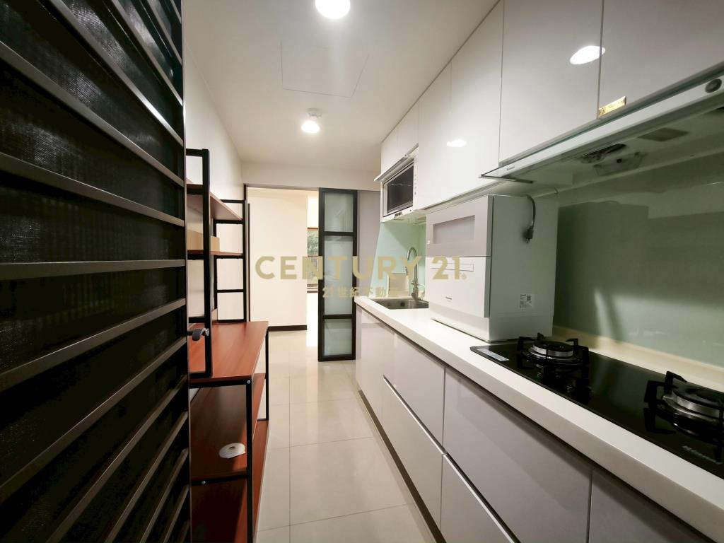 三峽弘園櫻花三房車位