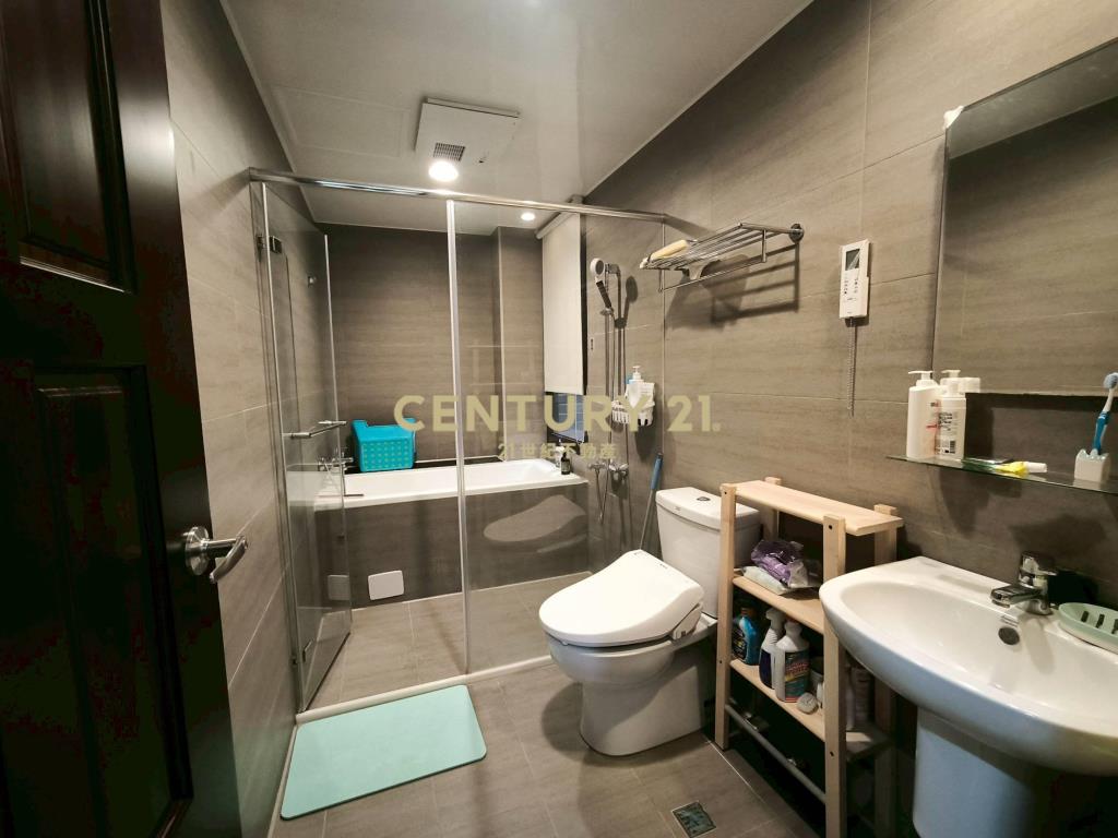 三峽櫻花景觀四改三房車位