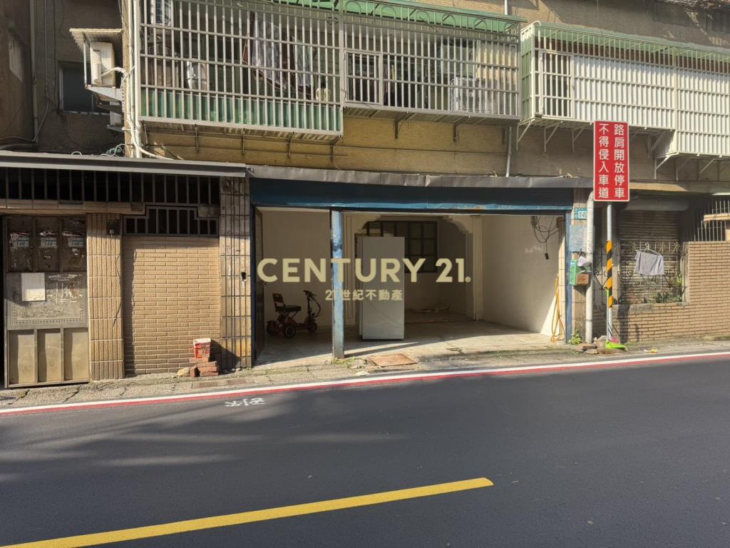 鳳鳴一樓住店室內車庫