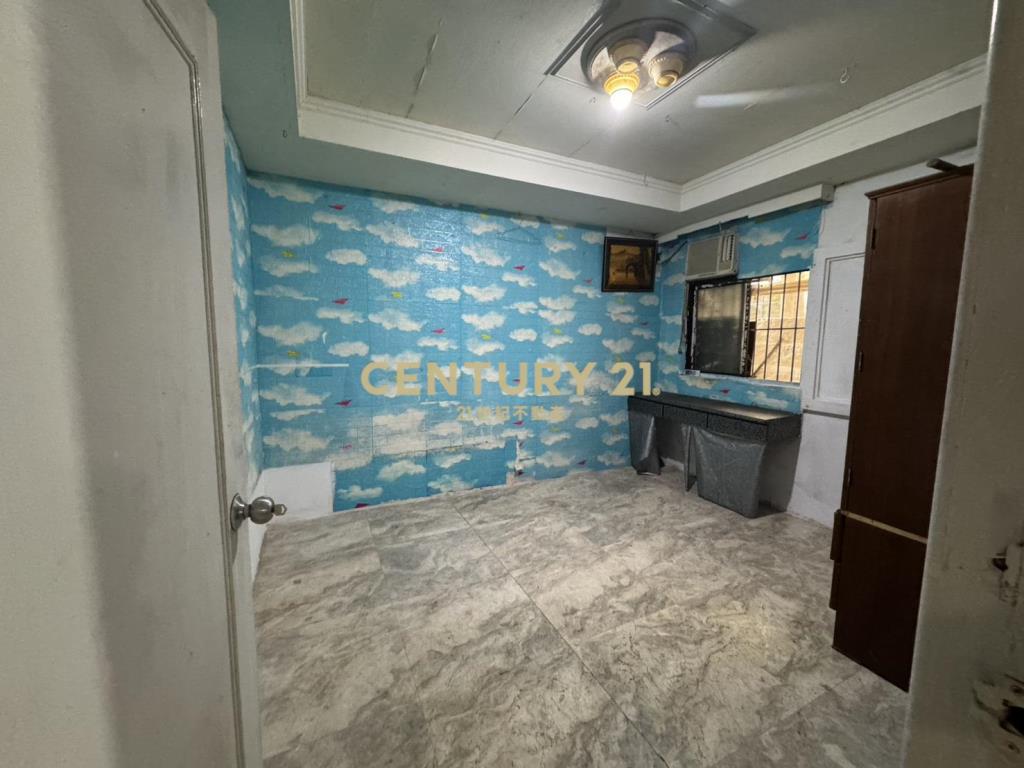 鳳鳴一樓住店室內車庫