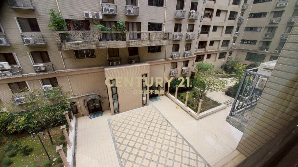 三峽北大愛在歐洲二房車