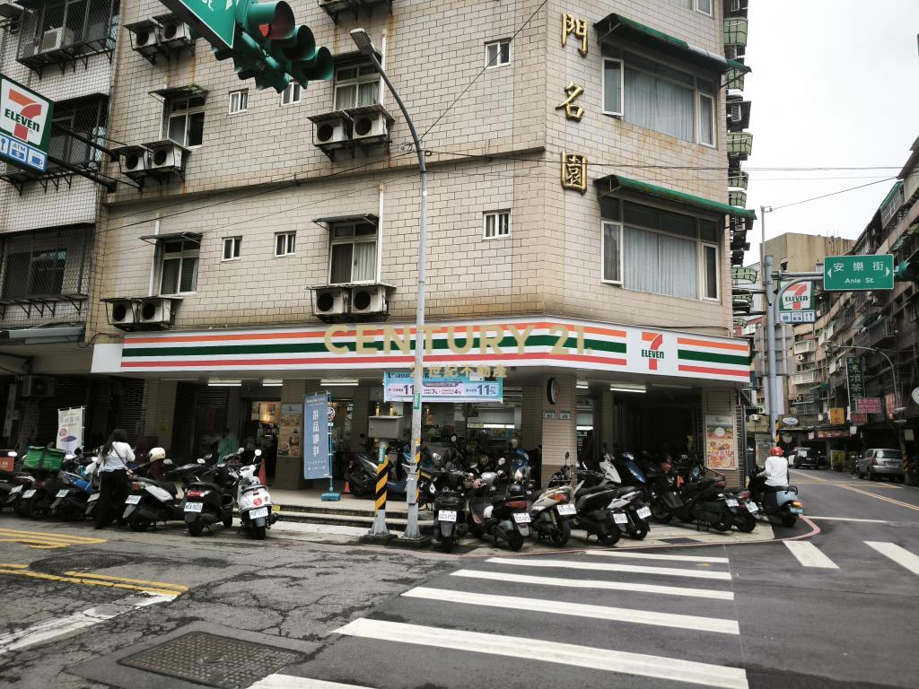 桃園易德聚全新兩房平車