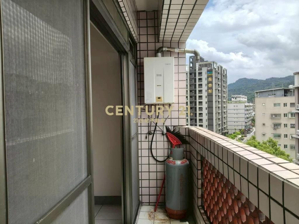 三峽長泰街低總價三房