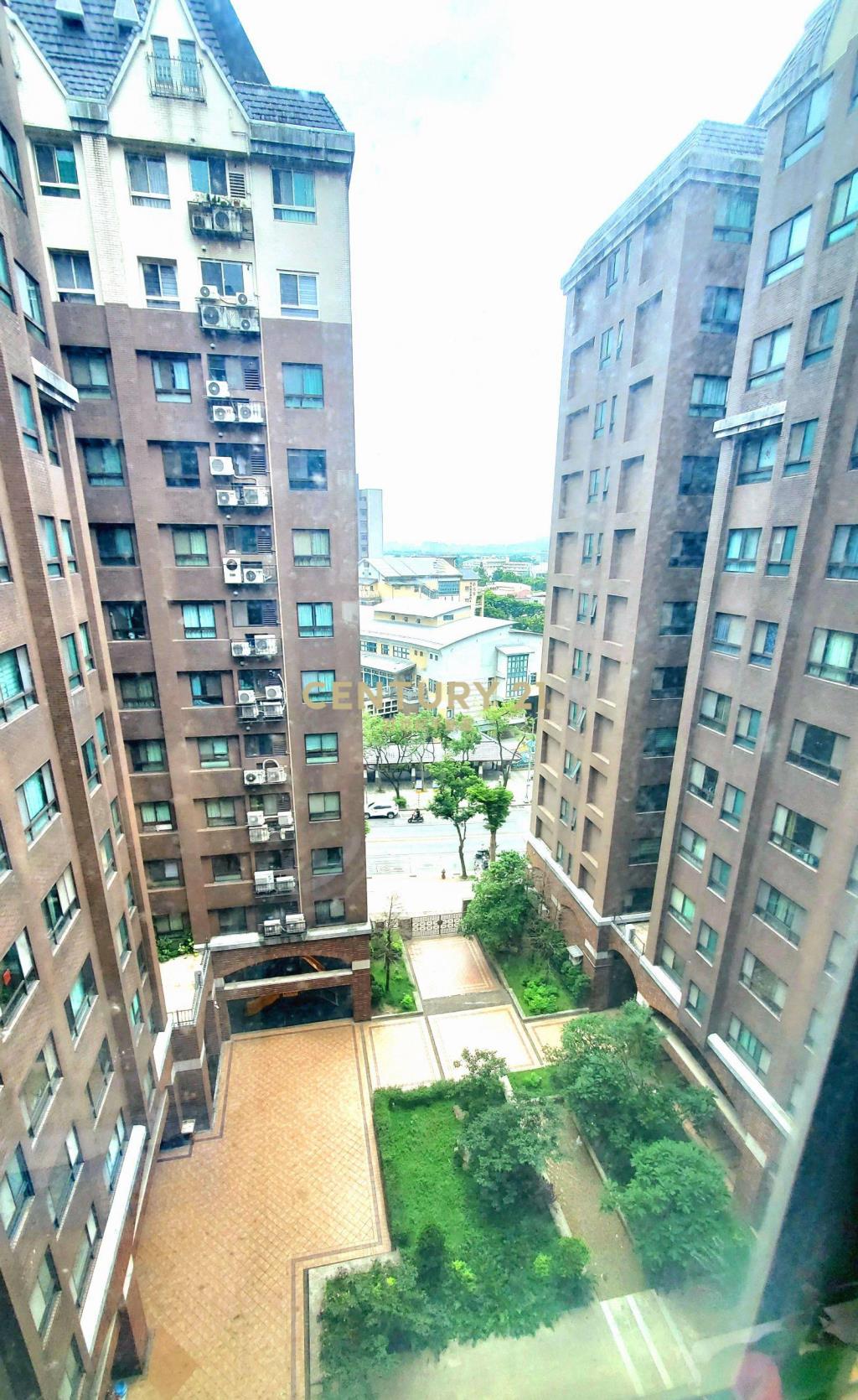 捷運旁龍埔國小學區麗寶維也納2房車
