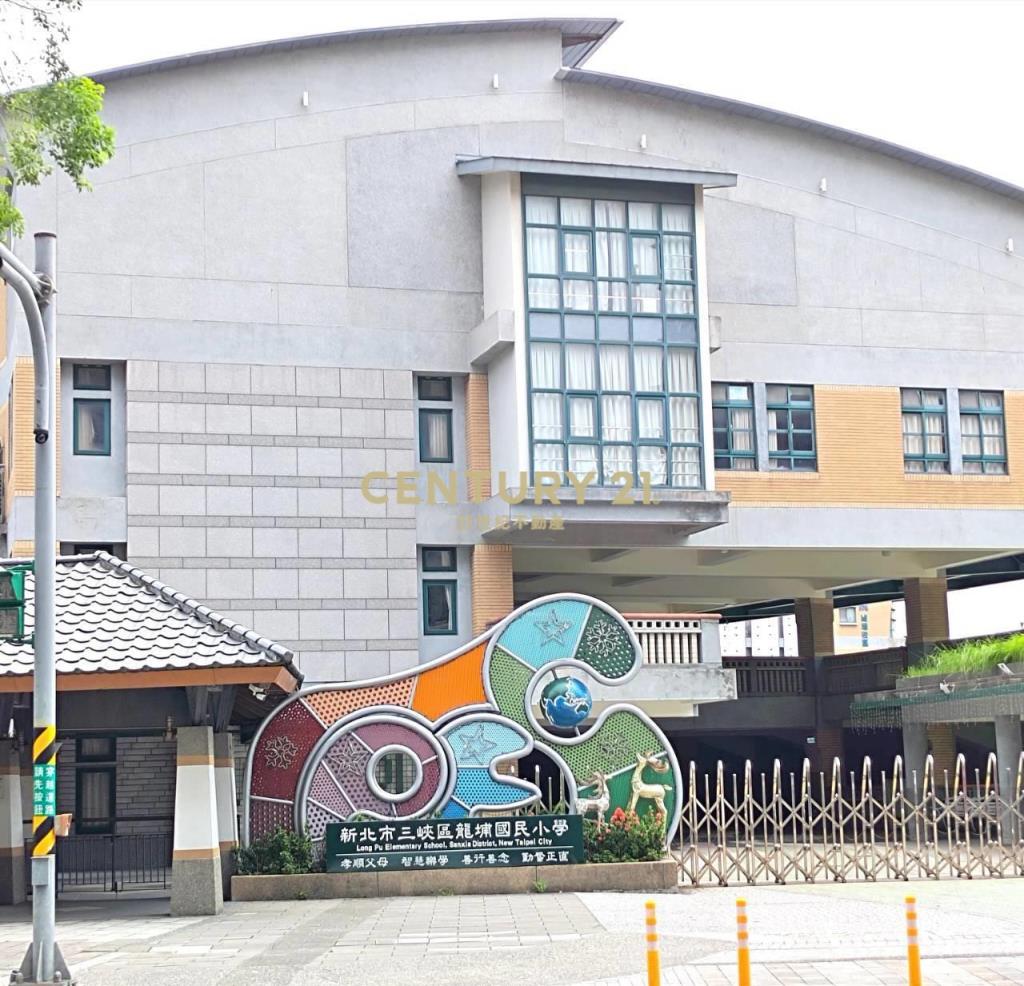 捷運旁龍埔國小學區麗寶維也納2房車