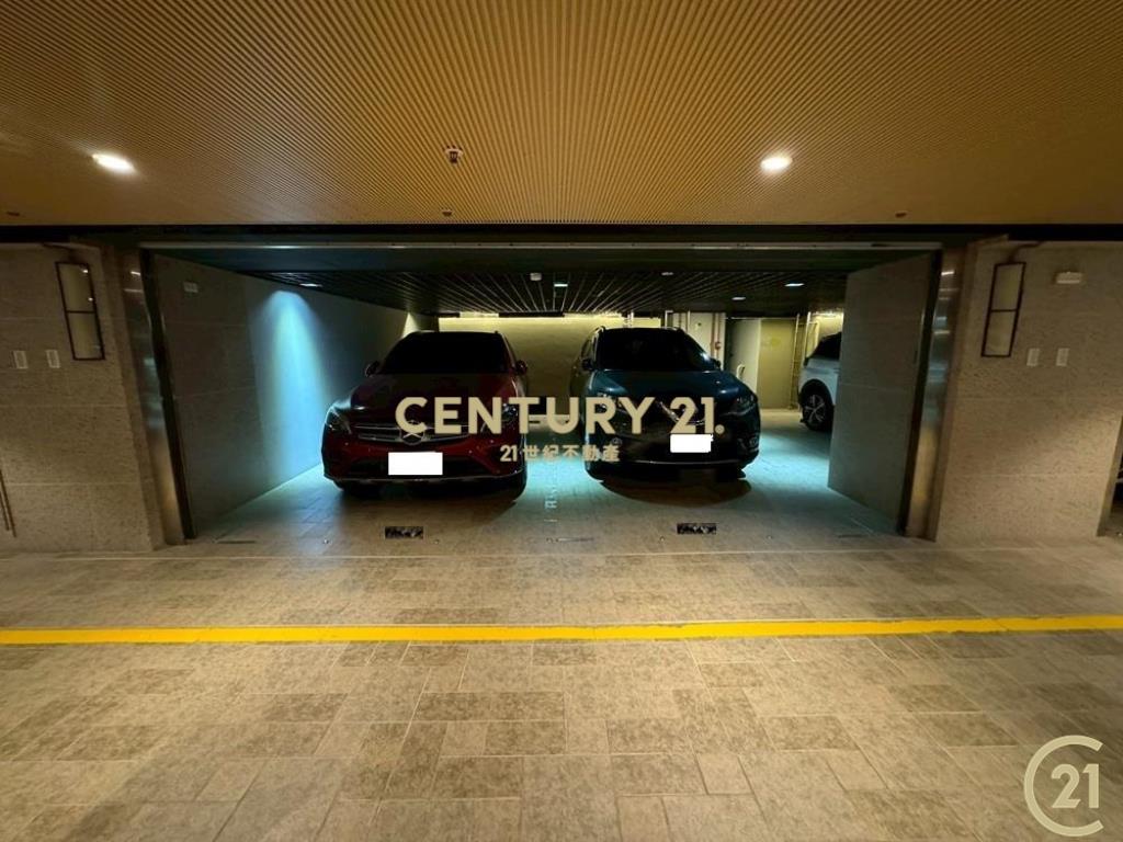 世界首席四房雙車位