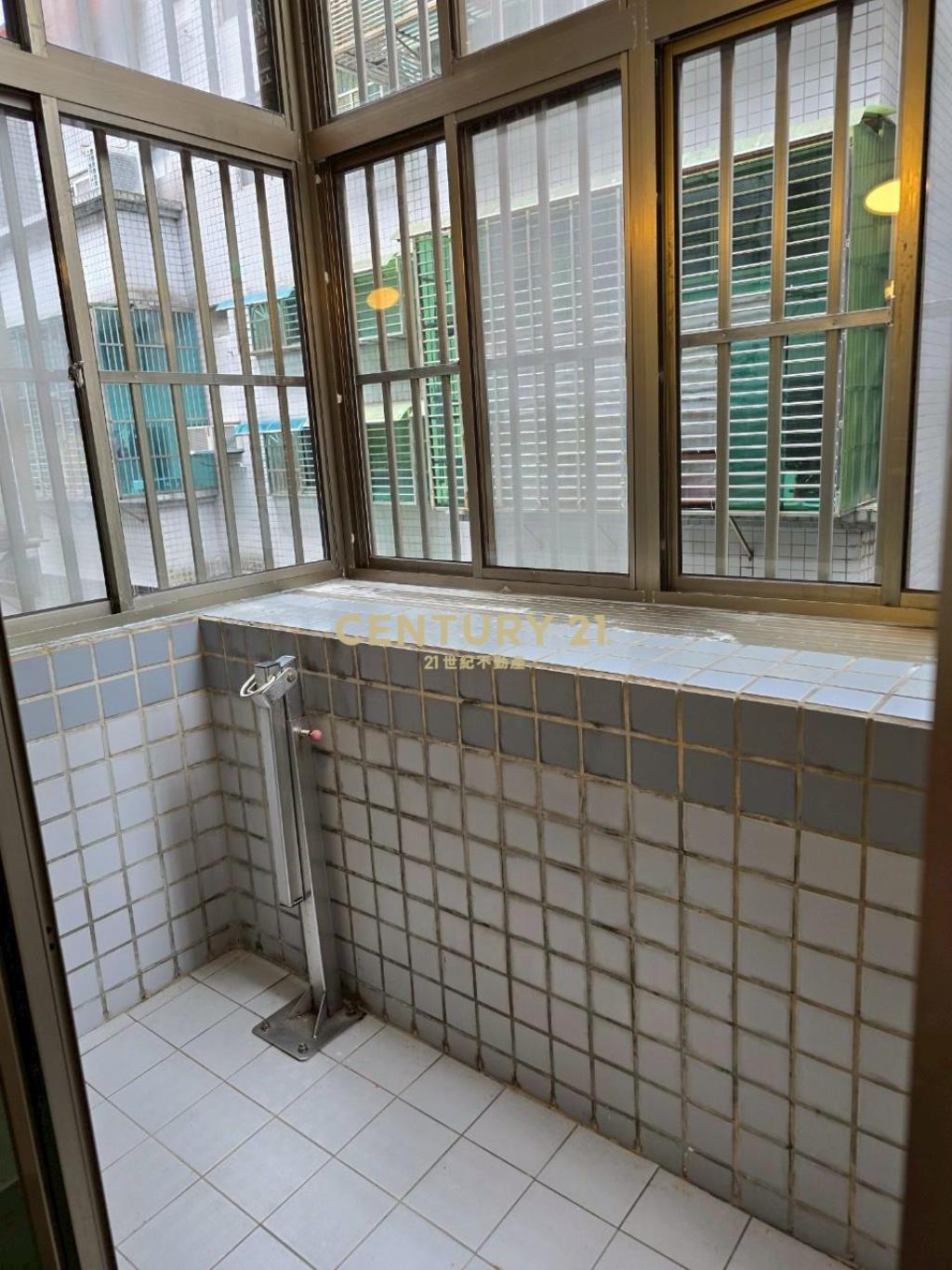 民生世界精美二樓