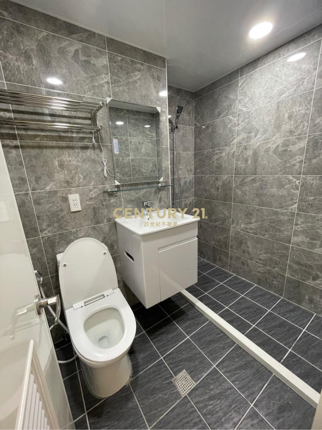 台北大國電梯三房車位