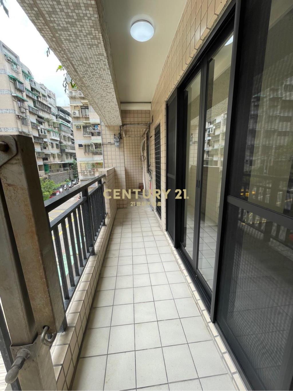 台北大國電梯三房車位