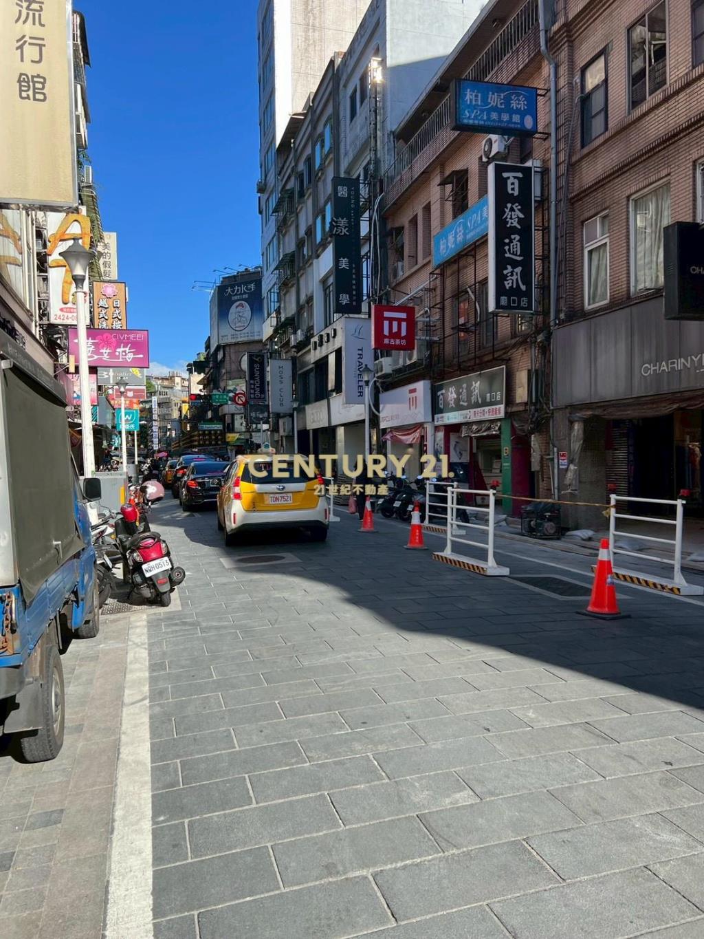 廟口旁黃金透店