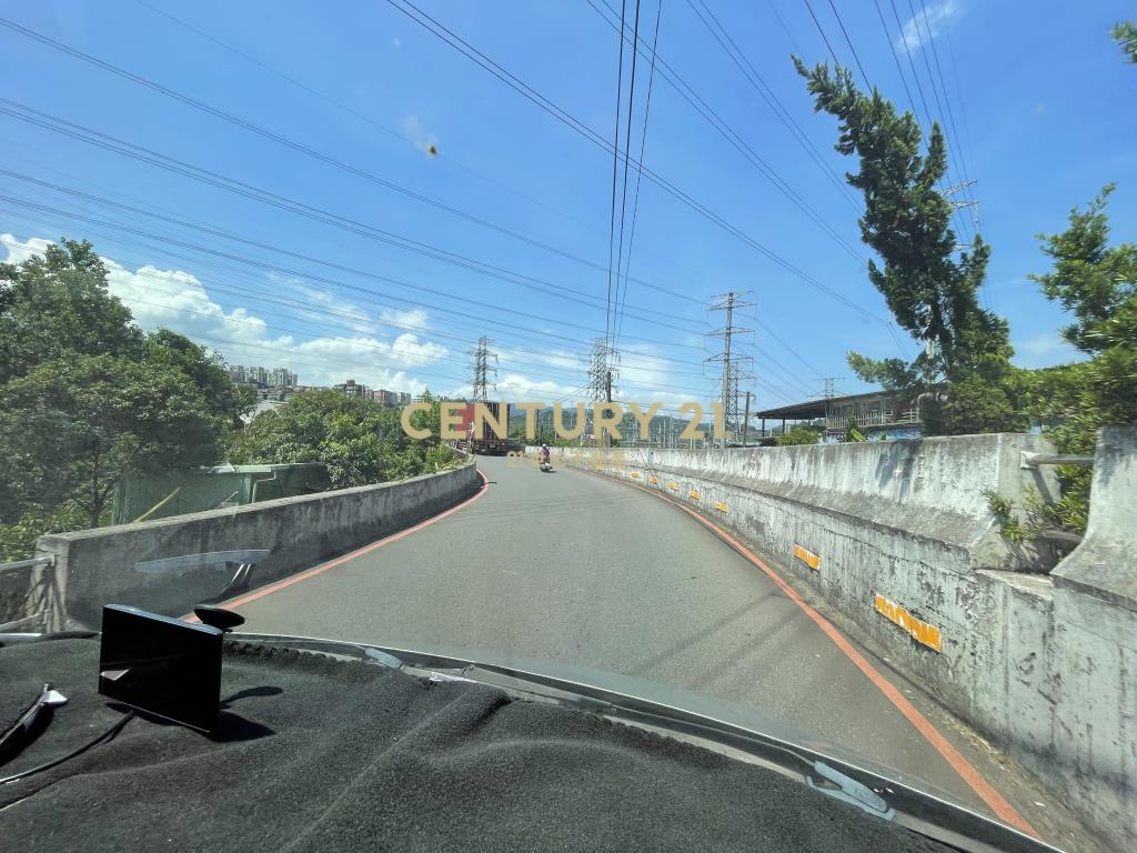 汐止臨路大廠房大空地