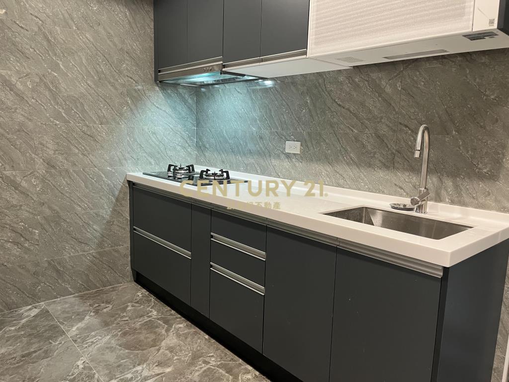 安樂路一段全新裝潢三樓